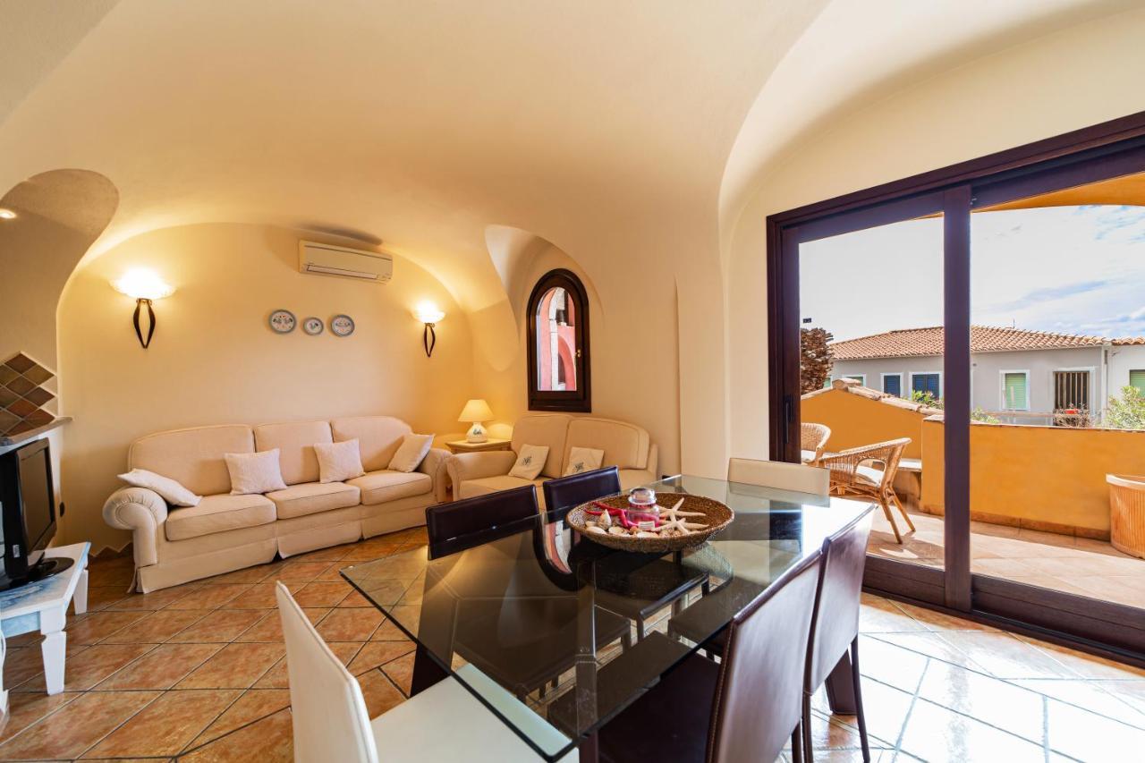 Ferienwohnung Le Pergole 02 - Trilocale Con Posto Auto La Maddalena  Exterior foto